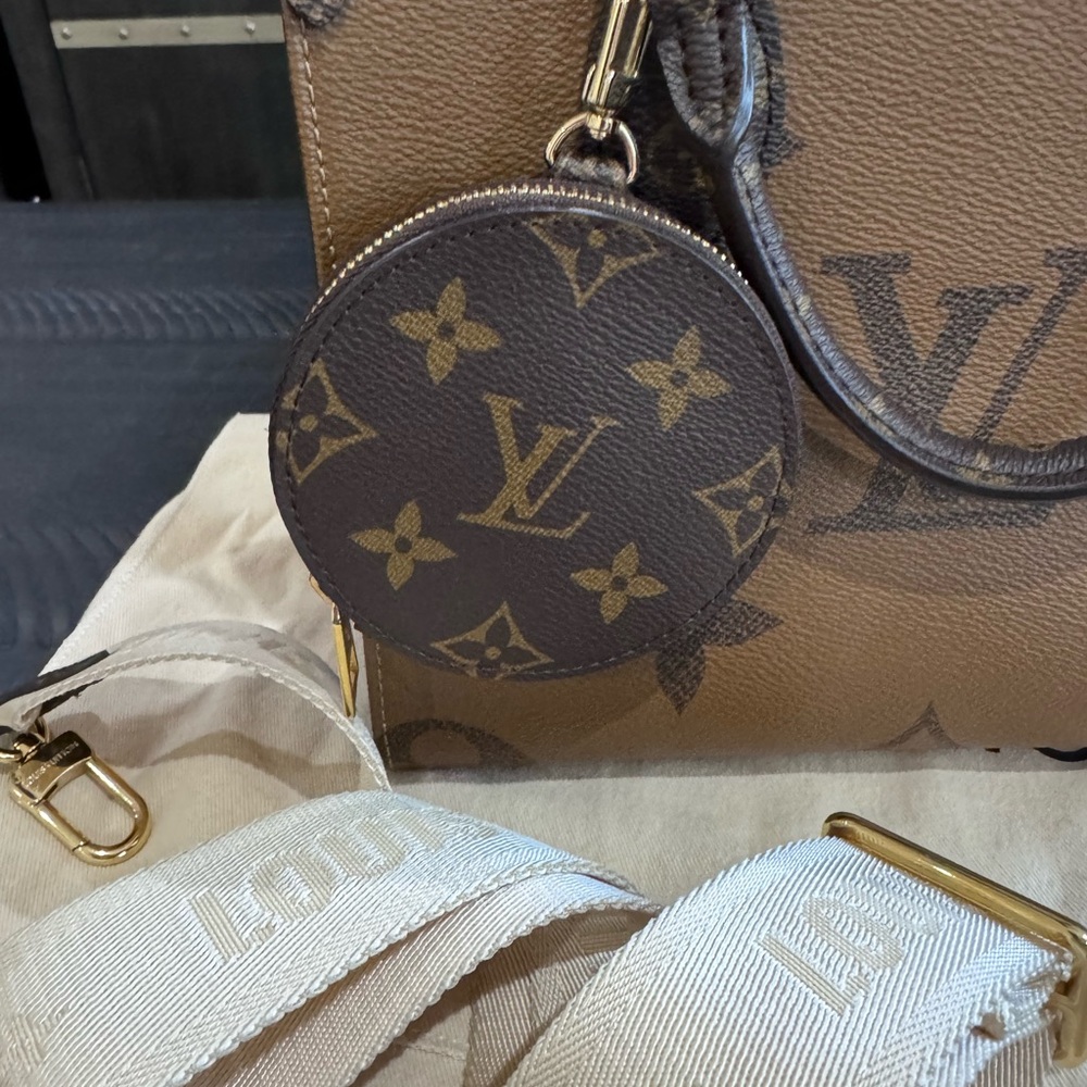 Louis Vuitton On The Go PM - Picture 7 of 15